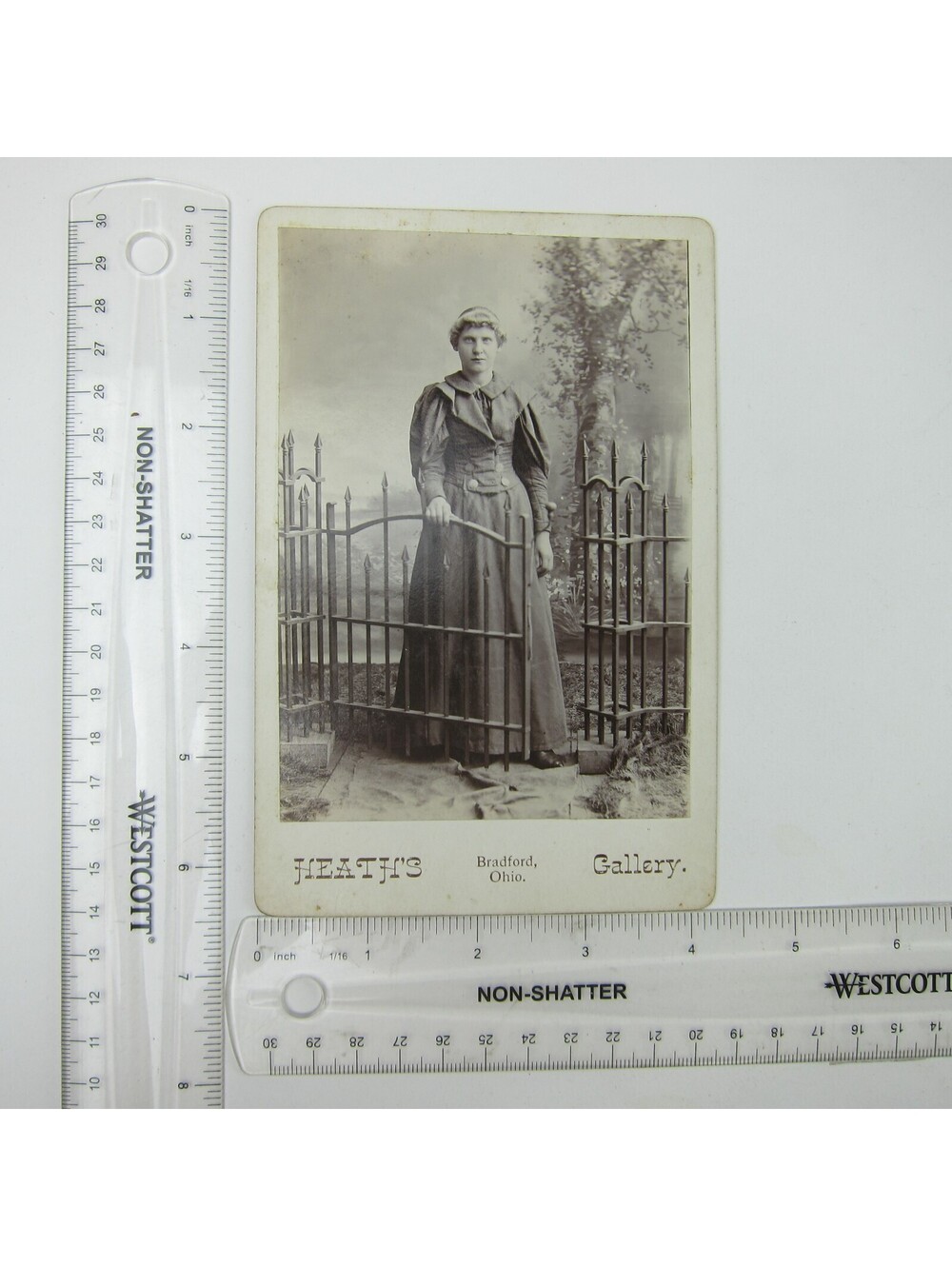 Cabinet Card Photograph Young Woman Fence Gate Heath Bradford Ohio 1890s Antique - Picture 4 of 12